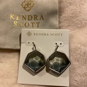 Kendra Scott Vanessa Drop earrings NWT